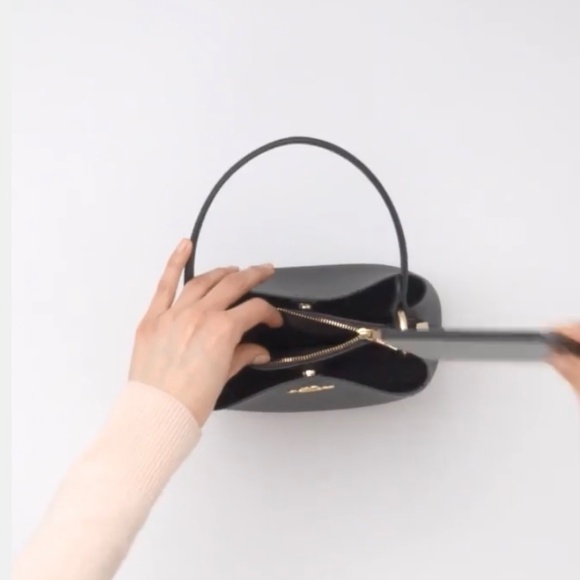 NWT Coach Small Town Bucket Bag Black/Oxblood Gold Hardware Still in Packaging - Picture 12 of 15